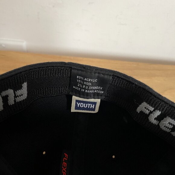 Red Dragon youth fitted hat - Picture 3 of 3